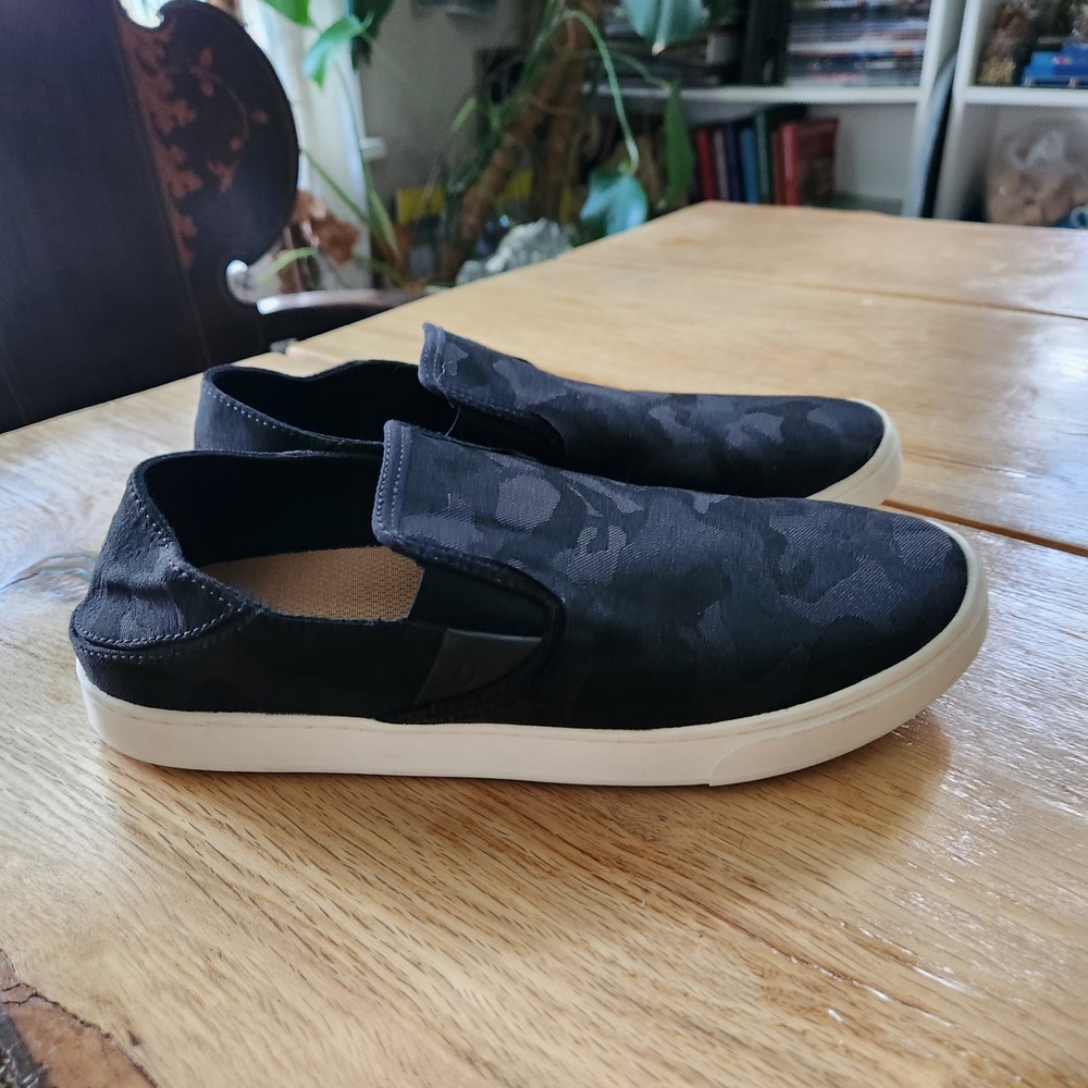 OluKai Womens Pehuea Pa'i Slip On Shoes Black Camo Print Comfort Casual Size 9.5 - Picture 2 of 10